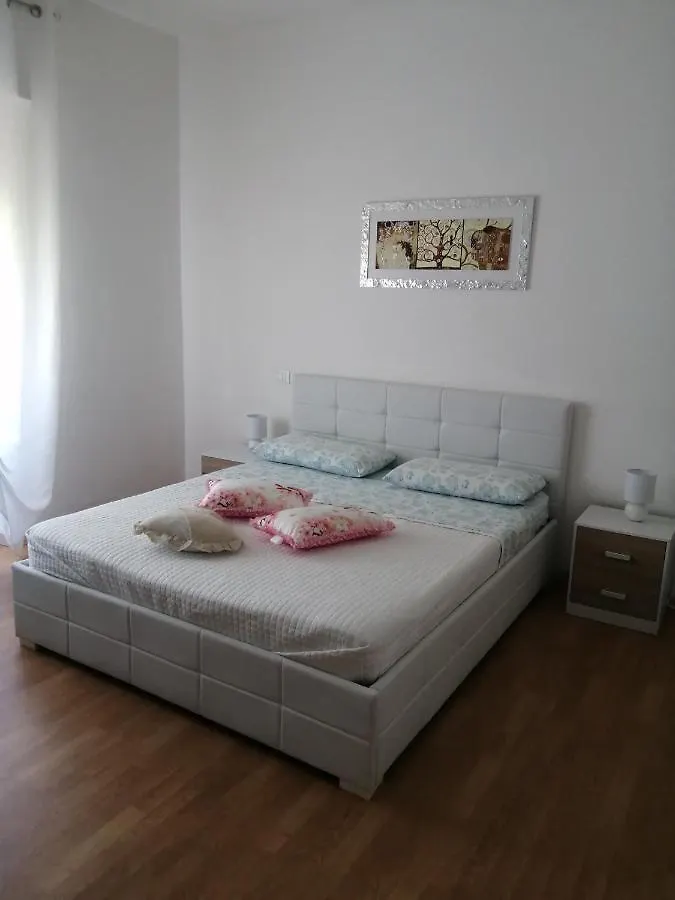 Hotel Due Magnolie Monzambano 0*,  Italien